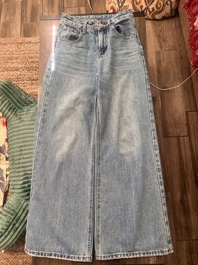 High-Rise Light Blue Wide-Leg Jeans for Women